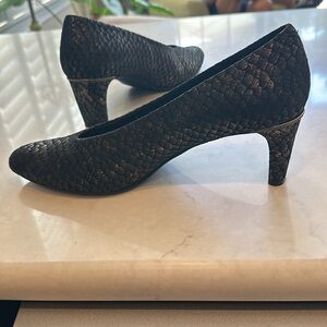 Vaneli dayle pumps